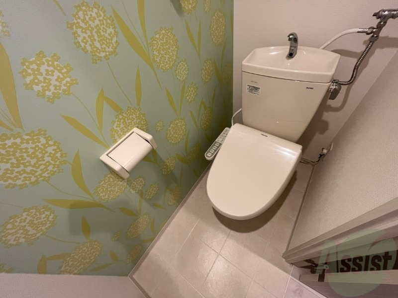 トイレ　ウォシュレット機能がついたトイレ。安心して使用できますね。
