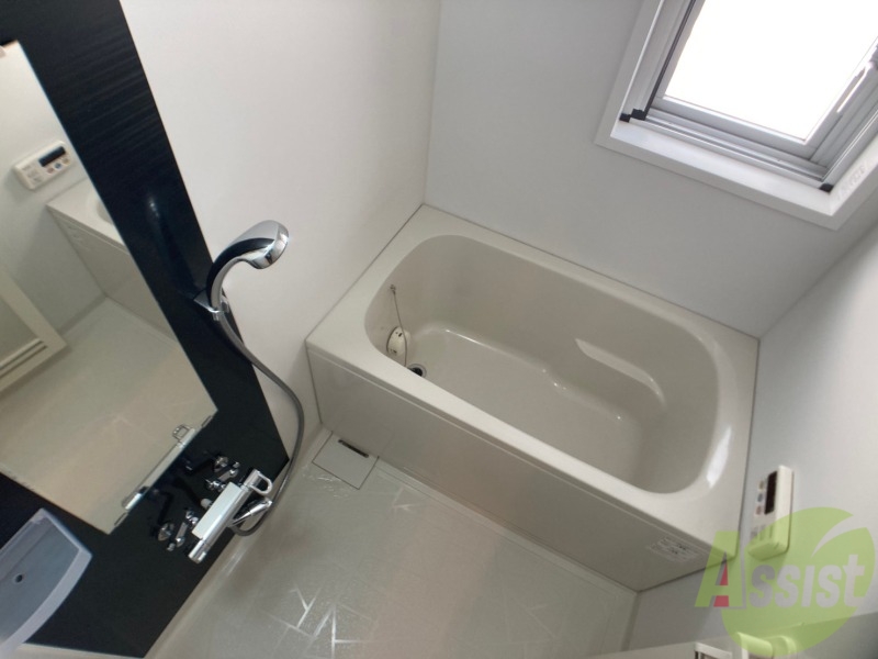 バス・シャワールーム　こちらはお風呂。一日の疲れをここで癒してください。