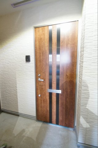 玄関　玄関扉は「Wロック」