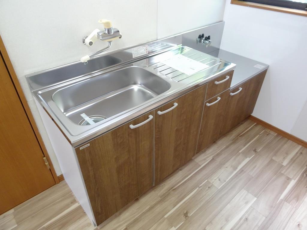 キッチン　便利なシングルレバー付き☆窓もあるキッチンです！