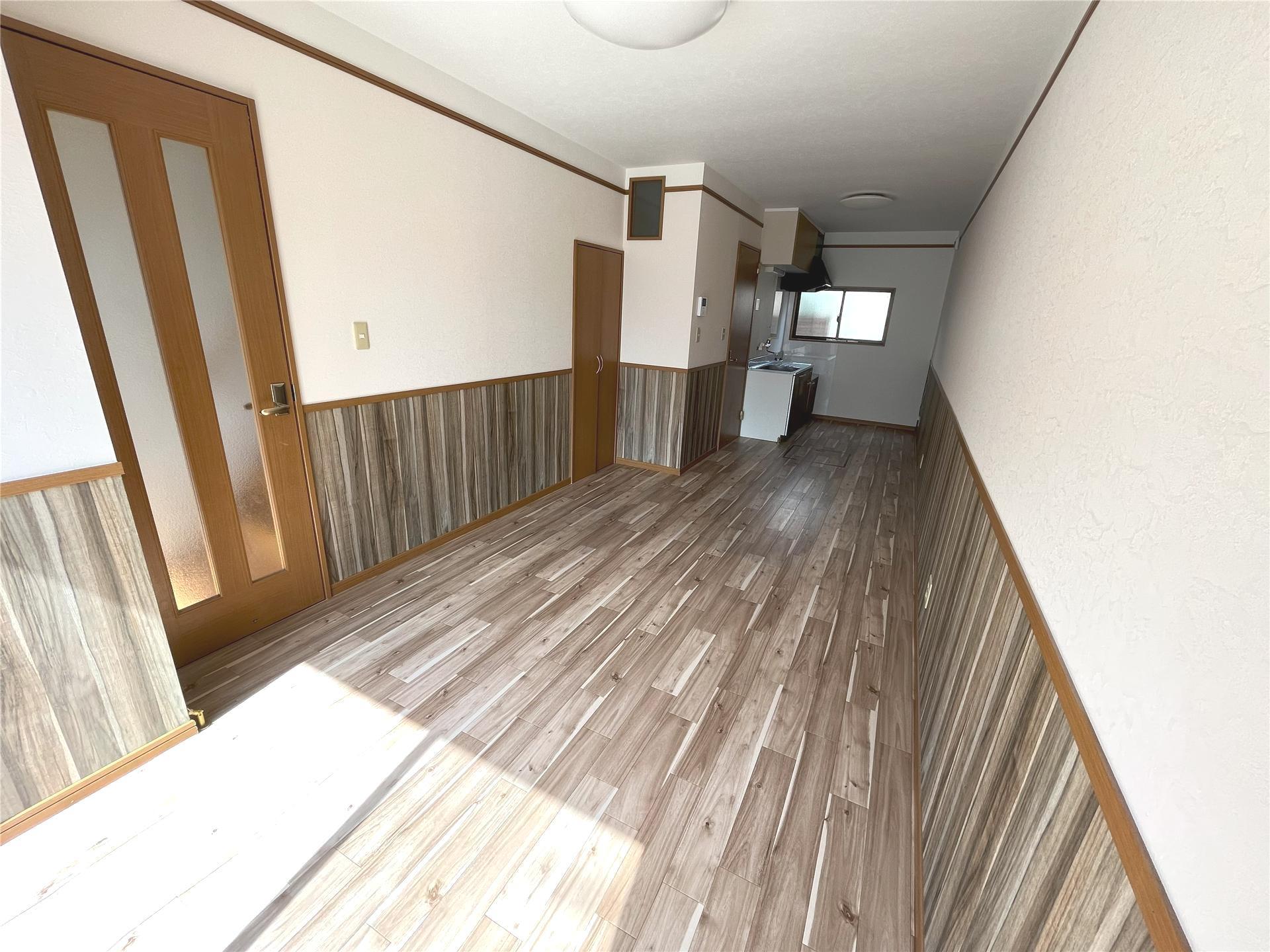 居室・リビング　広々11帖のリビングですエアコン1台完備♪