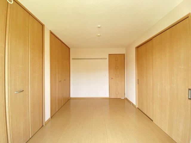 その他部屋・スペース　同物件別室のイメージ写真を掲載しています　反転した間取りの写