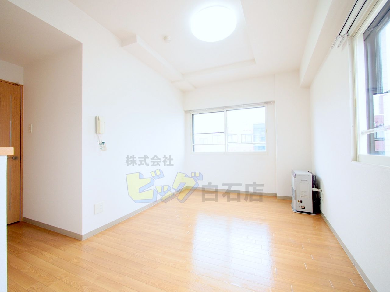 居室・リビング　日当たり良好で明るいリビングです♪