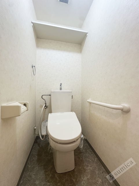 トイレ　温水洗浄便座