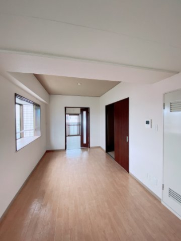 居室・リビング　別号室の写真となります