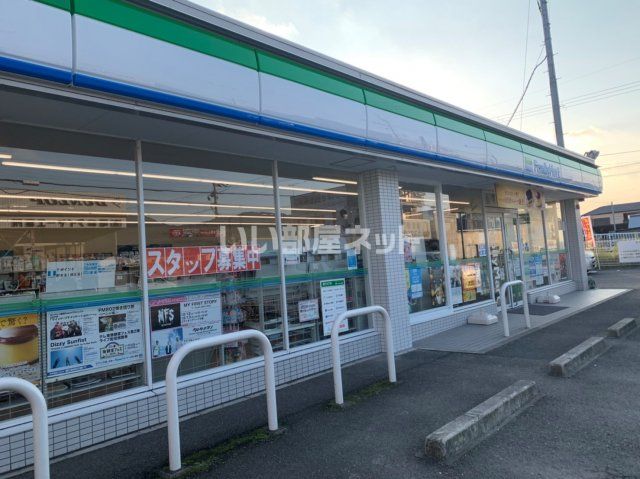 コンビニ　ファミリーマート 和歌山六十谷店（コンビニ）まで450m