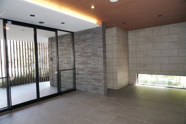 ロビー　ゆとりのあるロビーです