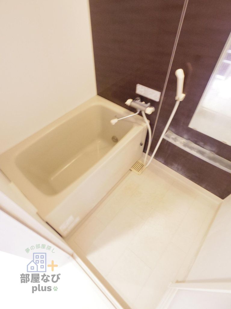 バス・シャワールーム　※他号室写真です