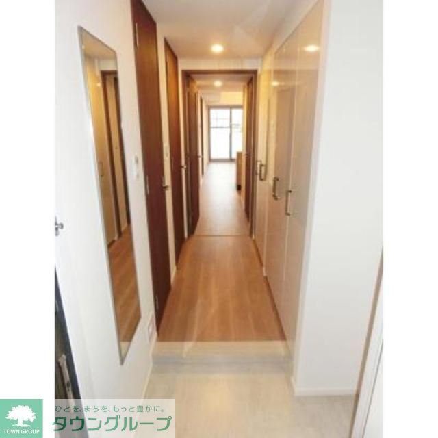 玄関　※写真は同タイプ住戸です。