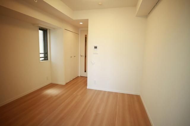 居室・リビング　★2面採光で明るい★