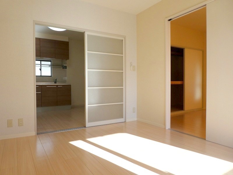 居室・リビング　写真は同タイプのお部屋。