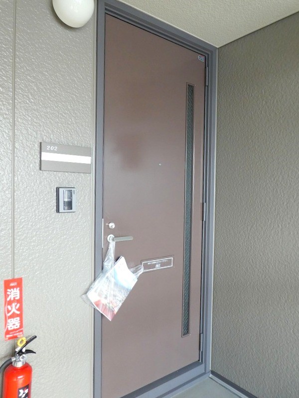 玄関　写真は同タイプのお部屋。