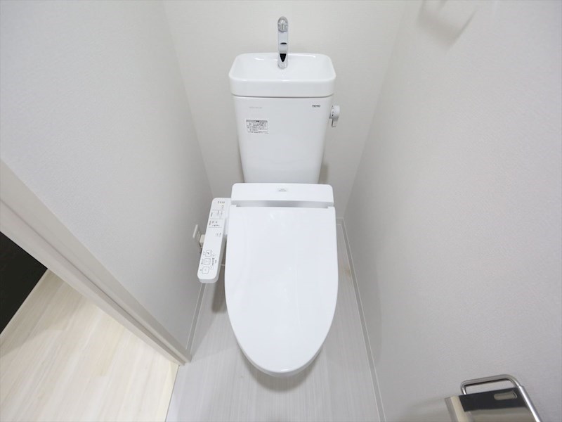 トイレ　温水洗浄暖房便座付トイレ