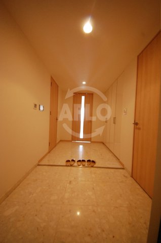 玄関　ザ・タワー大阪　玄関