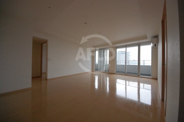 居室・リビング　ザ・タワー大阪　リビング・ダイニング