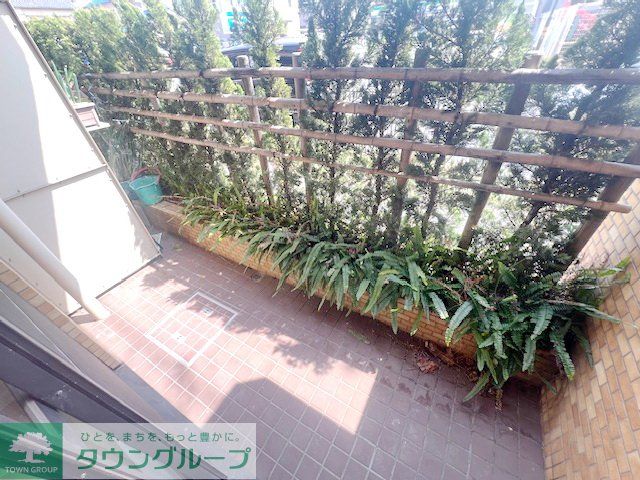 バルコニー　庭