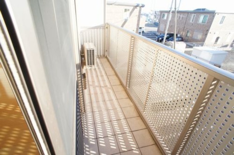 バルコニー　図面と現状に相違がある場合には現状を優先