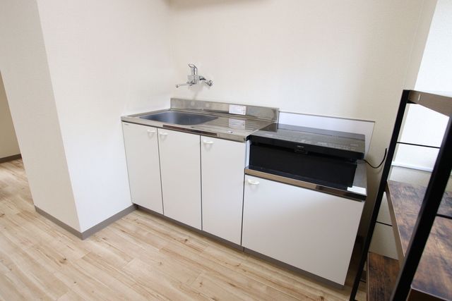 キッチン　ＩＨ２口備え付け