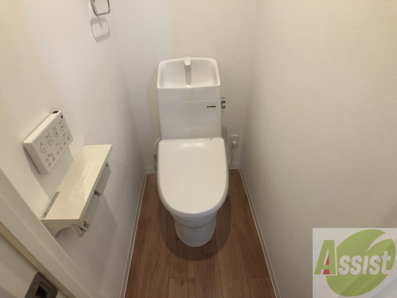 トイレ　シャワートイレになっているので快適です！