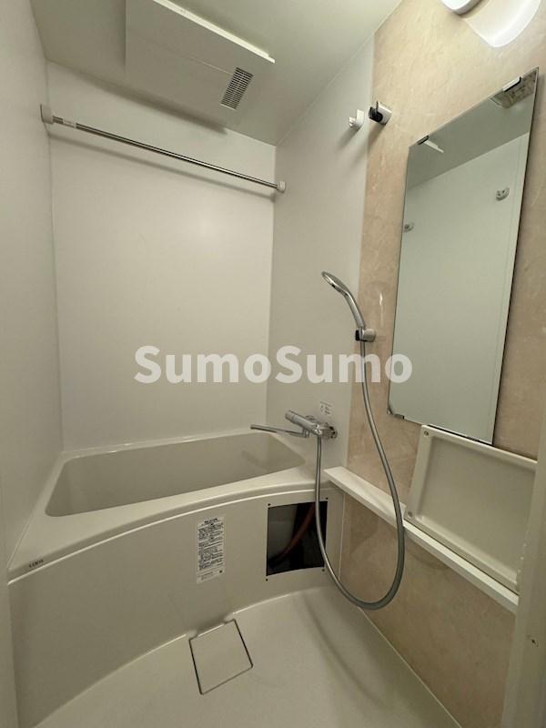 バス・シャワールーム　落ち着いた空間のお風呂です