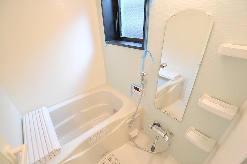 バス・シャワールーム　同タイプの室内写真です