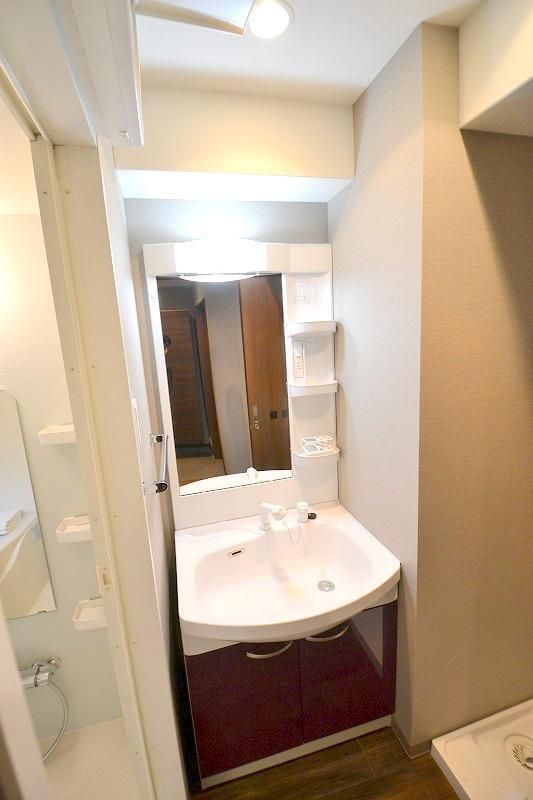洗面設備　同タイプの室内写真です