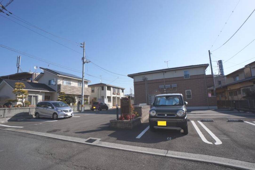 駐車場　駐車場