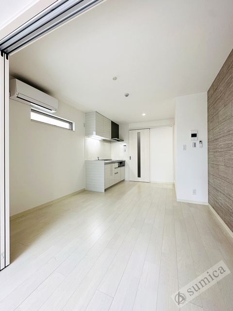 居室・リビング　アクセントクロスがオシャレを演出♪