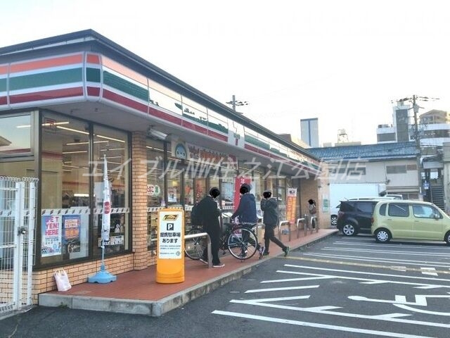 コンビニ　セブンイレブン堺三国ヶ丘駅東店（コンビニ）まで275m