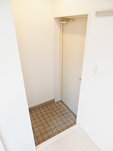 玄関　101号室のお写真です。