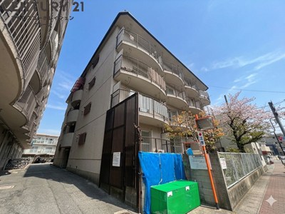 建物外観　敷地内にゴミ置き場完備
