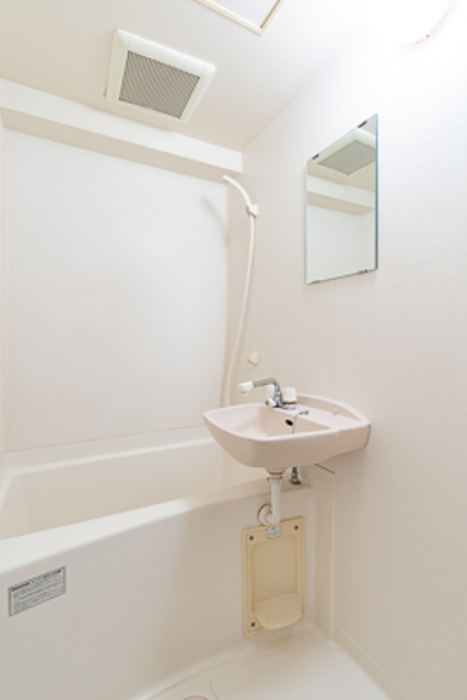 バス・シャワールーム　※写真は同タイプ住戸です。