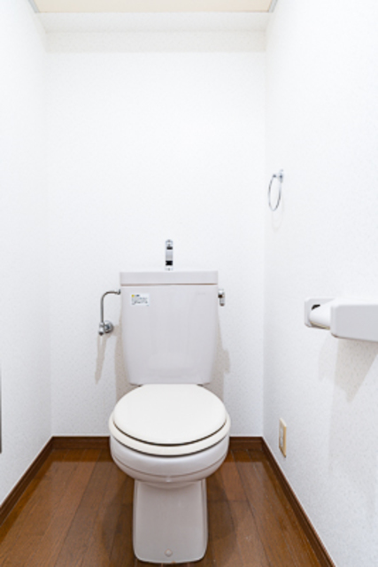 トイレ　※写真は同タイプ住戸です。