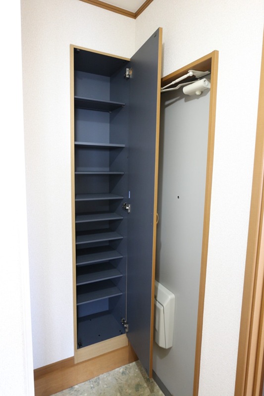 玄関　シューズボックス