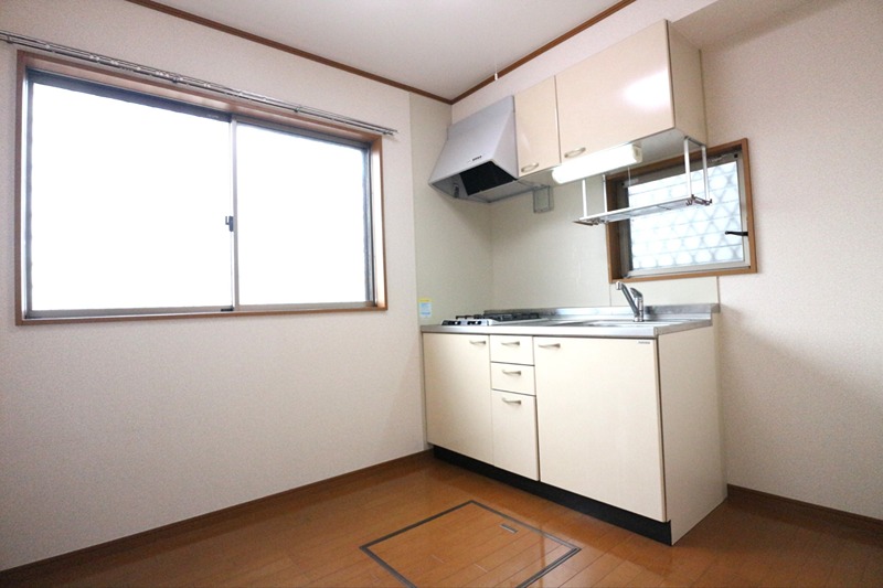 キッチン　2口コンロ付き