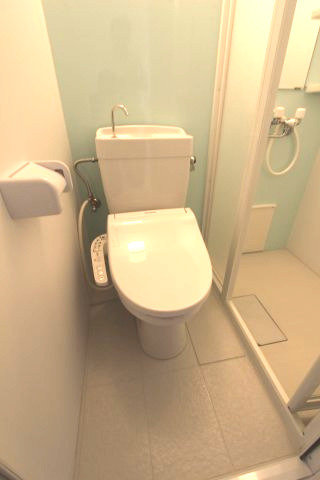 トイレ　同タイプ参考写真です。