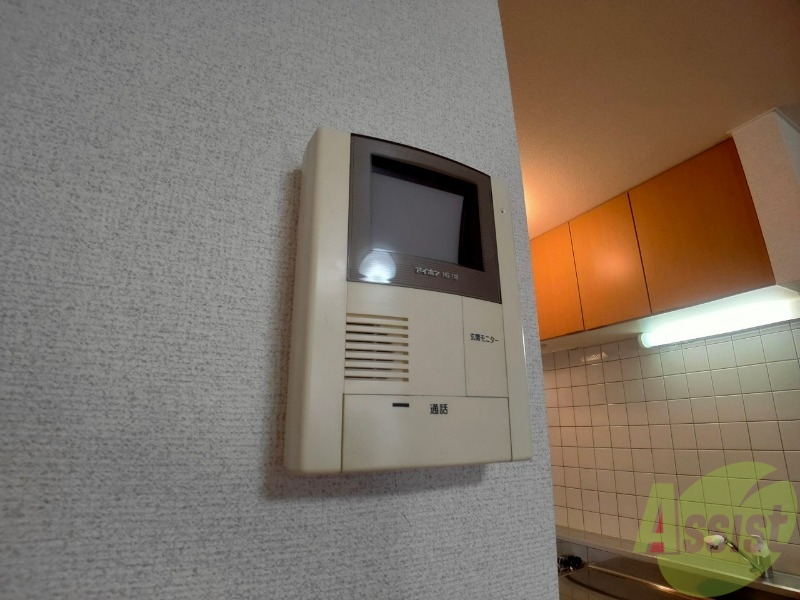 セキュリティ　ＴＶモニター付インターホンです。来客者の顔が見えるので安心！