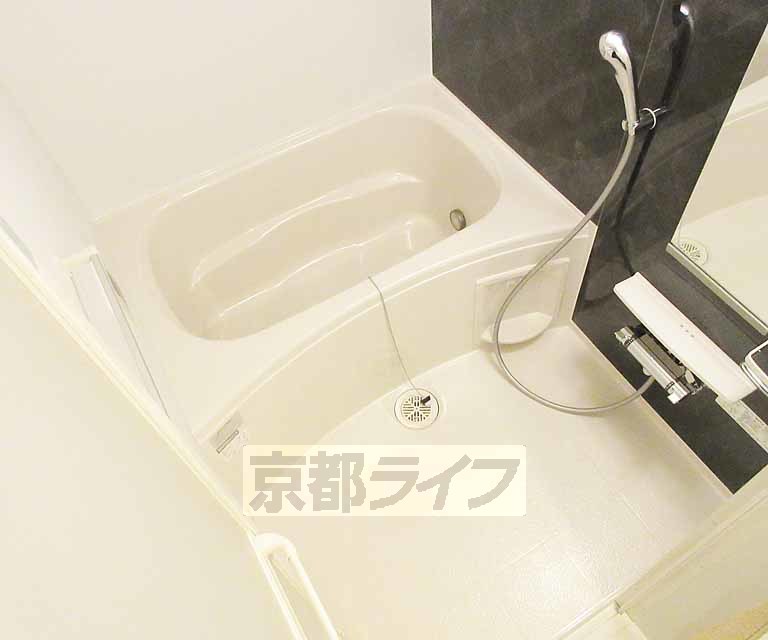 バス・シャワールーム　ゆったりバスルーム！