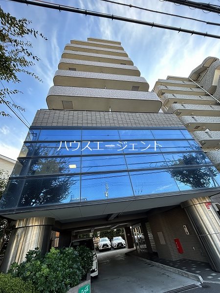 建物外観　9階建のマンションです。