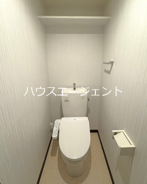 トイレ　温水洗浄便座付です。※参考画像