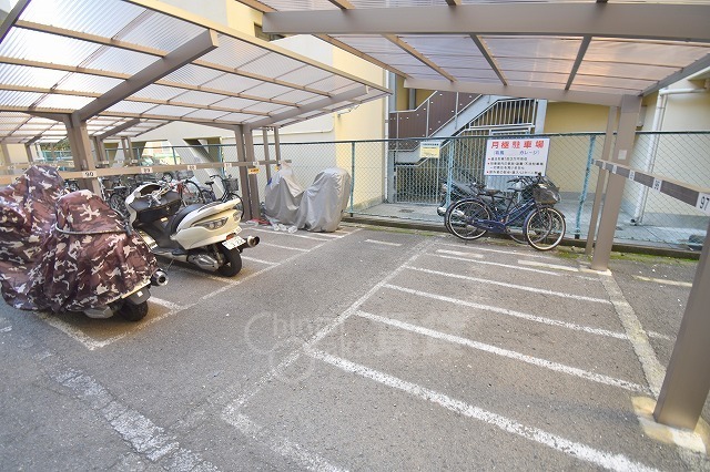 その他　バイク置き場