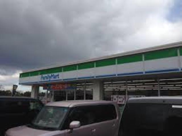 コンビニ　ファミリーマート東ぐみの木店（コンビニ）まで551m