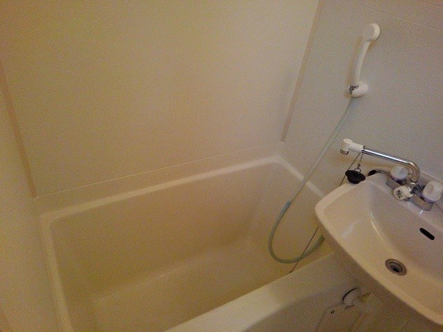 バス・シャワールーム　お風呂で日々の疲れを落としましょう
