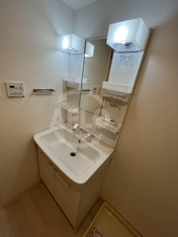 洗面設備　大阪ベイタワーレジデンス　独立洗面台