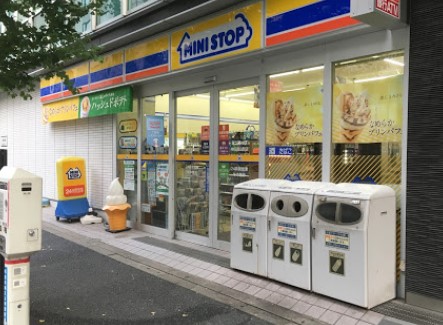 コンビニ　ミニストップ神田富山町店（コンビニ）まで162m