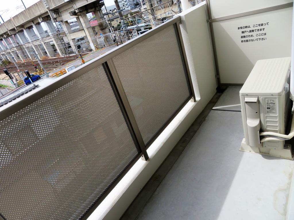 バルコニー　南面バルコニーで日当たり良好！