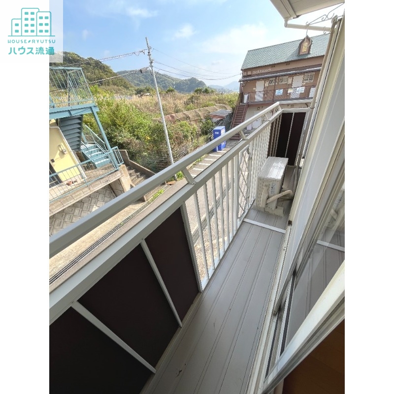 バルコニー　※写真は別号室です。
