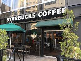 飲食店　スターバックスコーヒー南青山骨董通り店（飲食店）まで635m