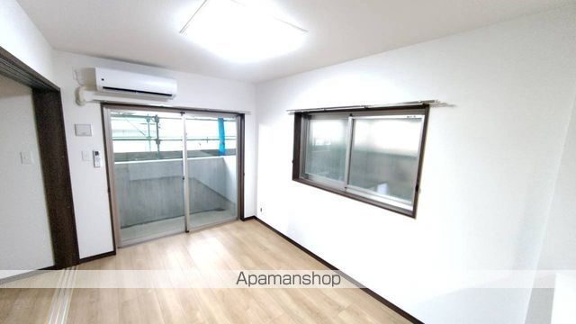 アジュール中町の居間写真