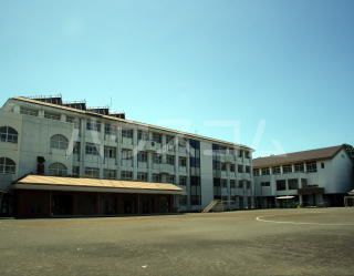 小学校　沼津市立千本小学校（小学校）まで418m